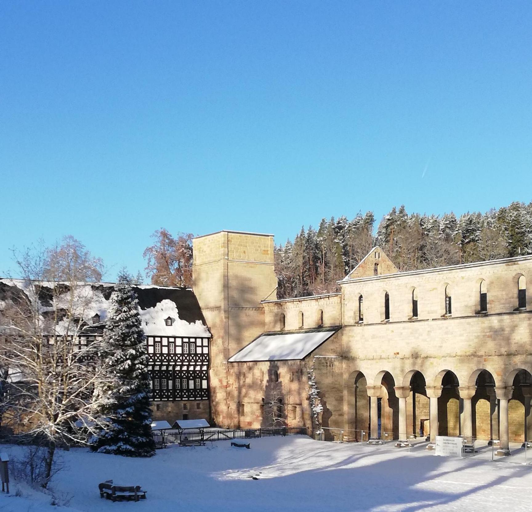 Fewo An Der Klosterruine Paulinzella Mit Kostenfreien Parkplatz Und Wlan Luaran gambar